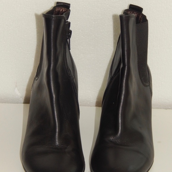 AGL Gorgeous Calfskin Leather Booties